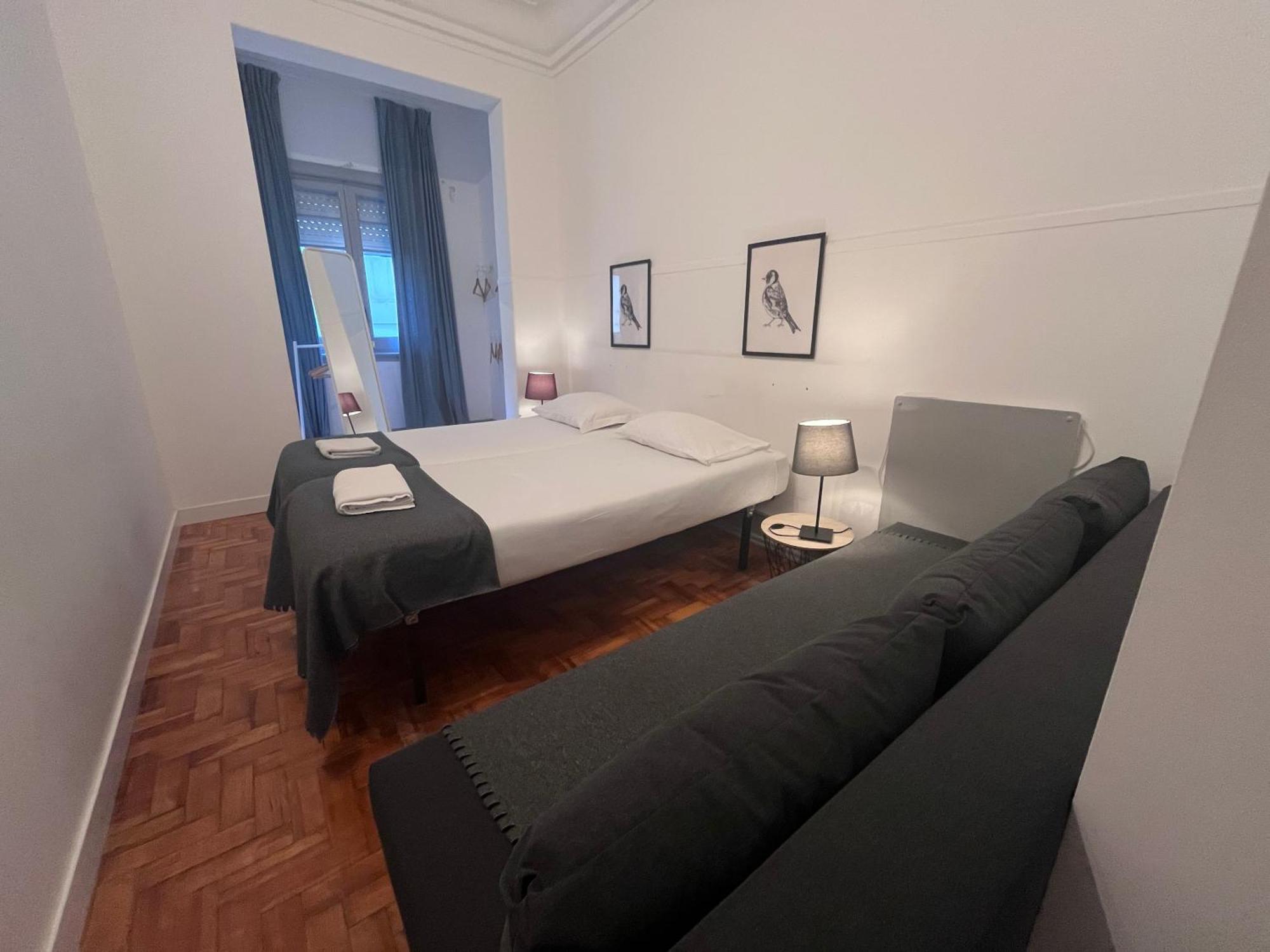 Hostel Castilho 63 & *