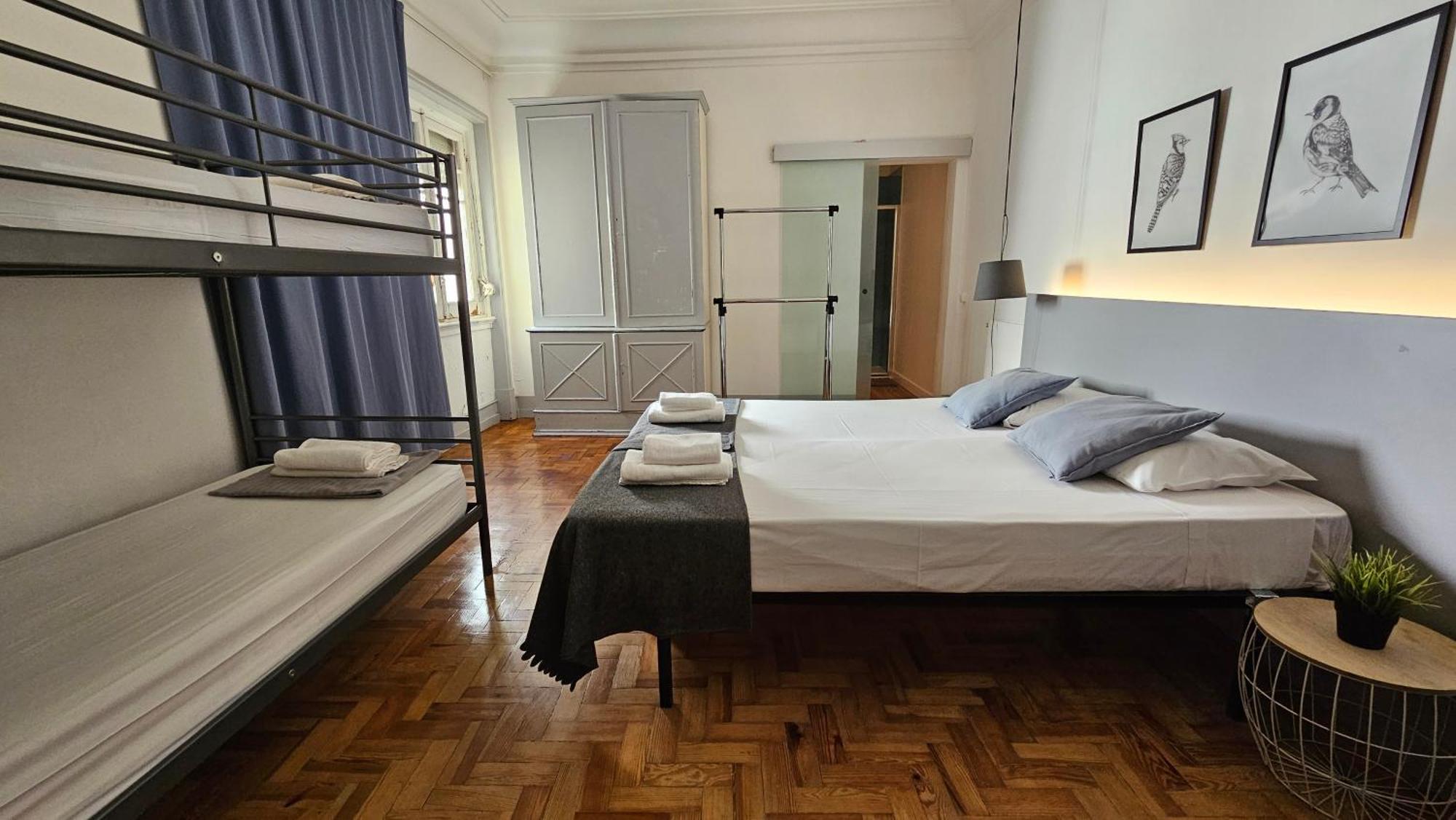 Hostel Castilho 63 & *